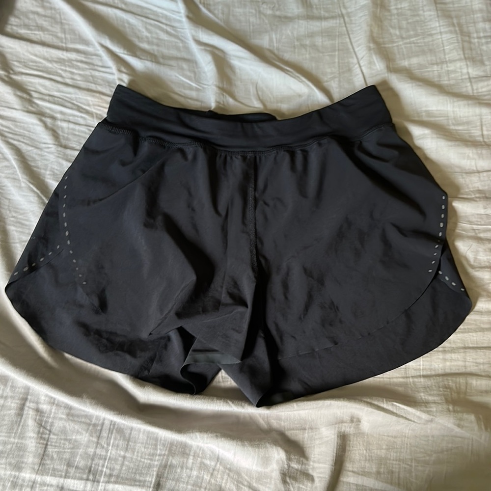 Fast and Free Reflective High-Rise Classic-Fit Short 3"